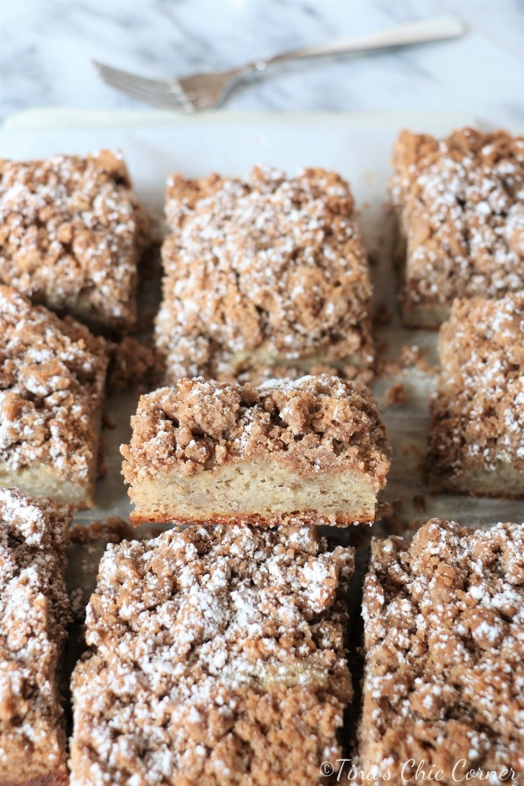 Banana Crumb Cake – Tina's Chic Corner